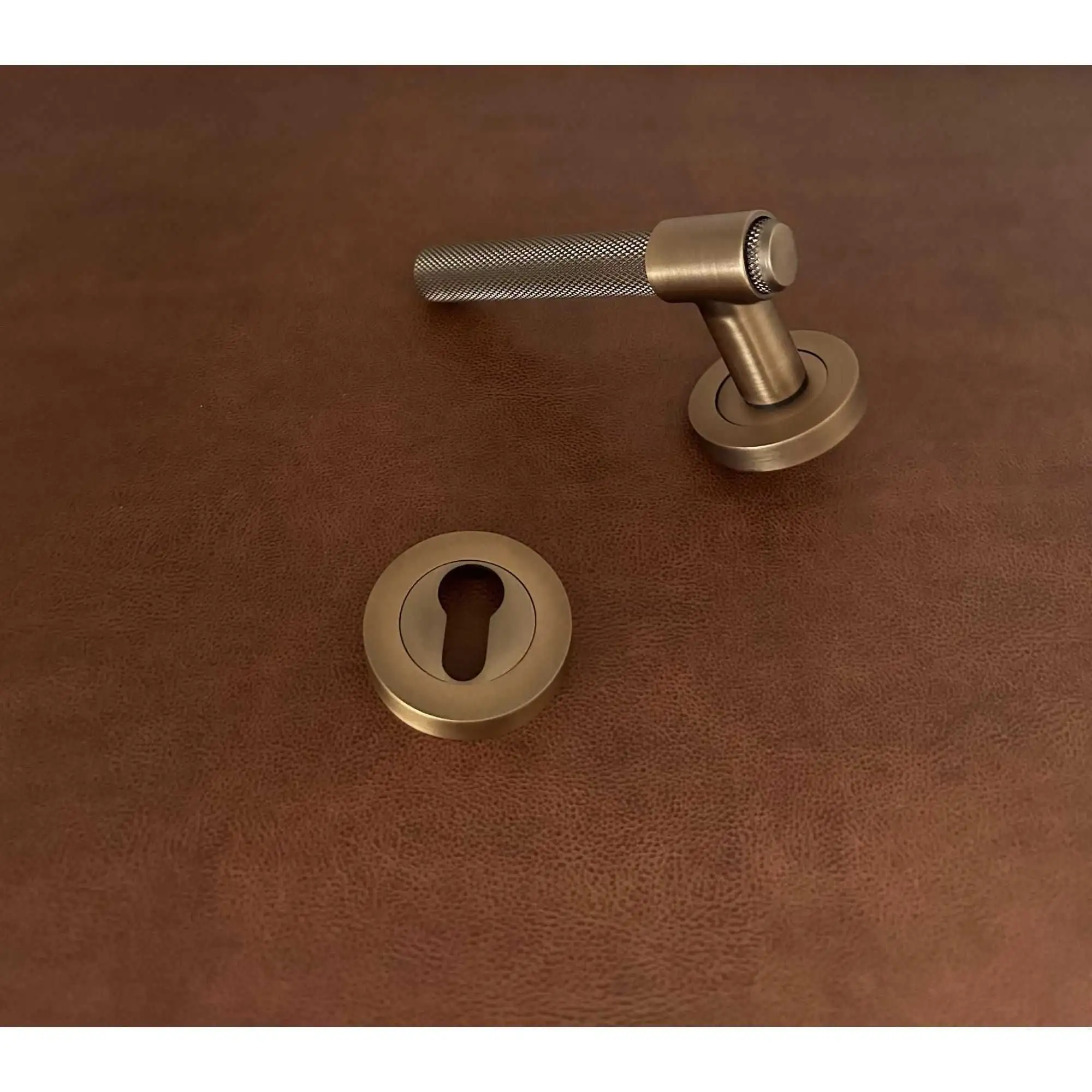Özen Handles ZK62 Mat Antik Sarı Yale Kapı Kolu Sol |Koldoor